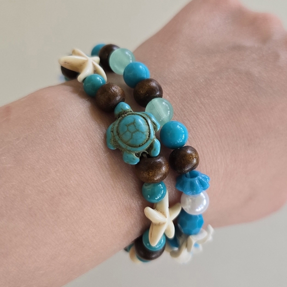 🌴 Luminous Hawaiian Treasures Bracelet Set - Picture 5 of 15